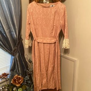 Dainty jewells- great condition